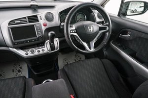 Минивэн Honda Stream 2010 года, 1099000 рублей, Красноярск