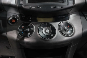 Внедорожник Toyota RAV4 2010 года, 1599000 рублей, Новокузнецк