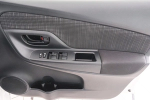 Хетчбэк Toyota Vitz 2019 года, 949000 рублей, Красноярск