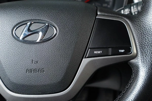 Седан Hyundai Solaris 2017 года, 1359000 рублей, Тюмень