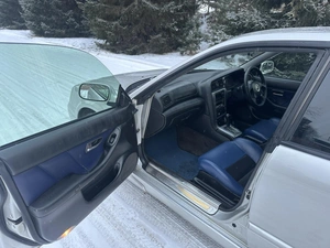 Седан Subaru Legacy 2000 года, 595000 рублей, 
