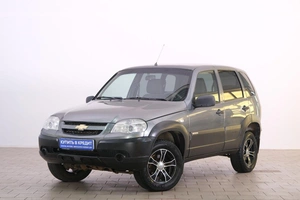 Внедорожник Chevrolet Niva 2017 года, 699000 рублей, Омск