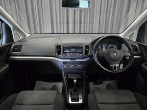 Минивэн Volkswagen Sharan 2012 года, 999000 рублей, Красноярск
