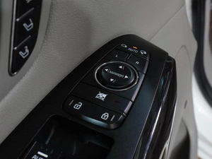 Минивэн Kia Carnival 2016 года, 2597000 рублей, Воронеж