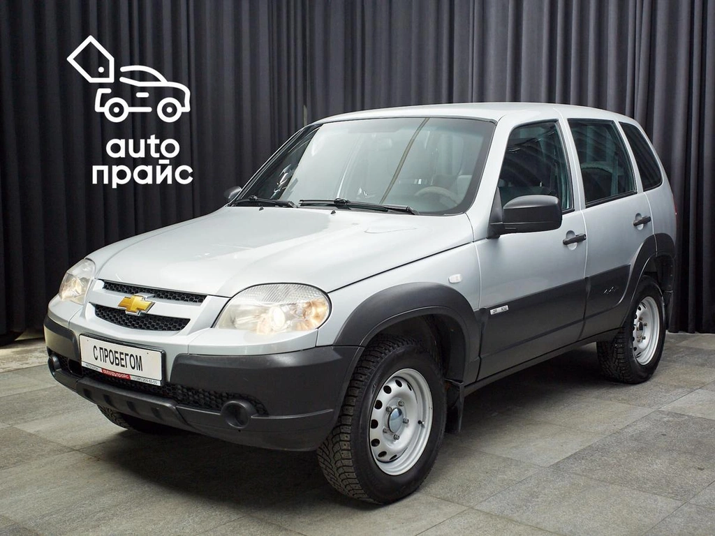Внедорожник Chevrolet Niva 2018 года, 630000 рублей, Красноярск