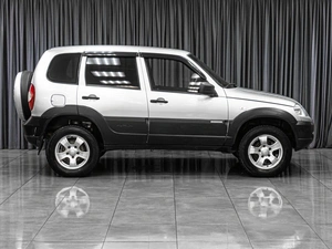 Внедорожник Chevrolet Niva 2017 года, 669000 рублей, Тюмень