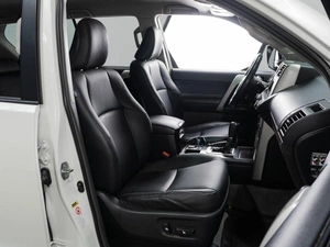 Внедорожник Toyota Land Cruiser Prado 2010 года, 3727000 рублей, Тюмень