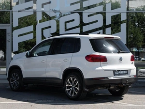 Внедорожник Volkswagen Tiguan 2013 года, 1350000 рублей, Волгоград