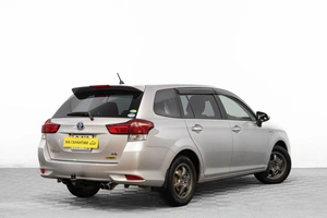 Универсал Toyota Corolla Fielder 2018 года, 1569000 рублей, Барнаул