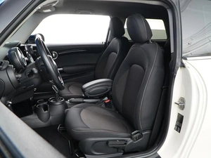 Хетчбэк MINI Cooper 2018 года, 1397444 рублей, Москва