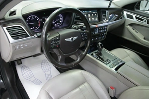 Седан Hyundai Genesis 2015 года, 2033000 рублей, Солонцы