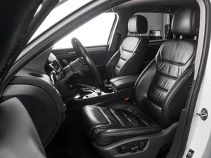 Внедорожник Volkswagen Touareg 2013 года, 2589000 рублей, Тюмень