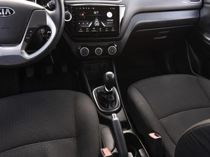 Седан Kia Rio 2016 года, 739000 рублей, Саратов