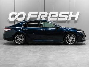 Седан Toyota Camry 2018 года, 2349000 рублей, Тюмень