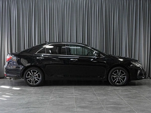 Седан Toyota Camry 2017 года, 1979000 рублей, Тюмень