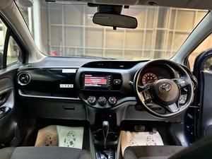 Хетчбэк Toyota Vitz 2019 года, 1097000 рублей, Красноярск