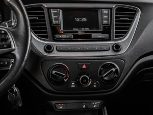 Седан Hyundai Solaris 2018 года, 1354000 рублей, Кирилловка