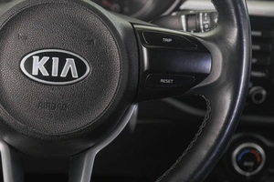 Седан Kia Rio 2017 года, 1549000 рублей, Кемерово