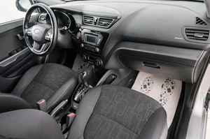 Седан Kia Rio 2012 года, 999000 рублей, Красноярск