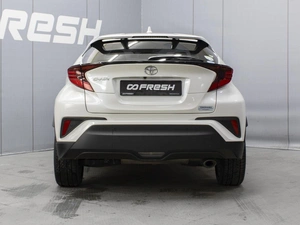 Внедорожник Toyota C-HR 2020 года, 1970000 рублей, Омск