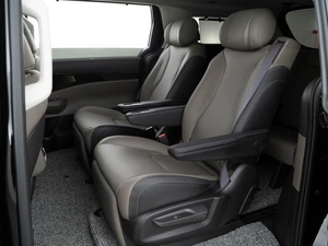 Минивэн Kia Carnival 2025 года, 7398055 рублей, Москва