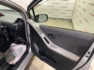 Хетчбэк Toyota Vitz 2009 года, 595000 рублей, Красноярск