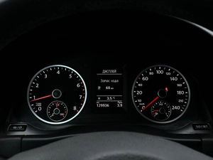 Внедорожник Volkswagen Tiguan 2015 года, 1345000 рублей, Волгоград