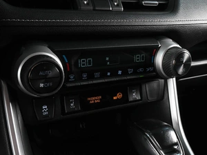 Внедорожник Toyota RAV4 2019 года, 3270000 рублей, Аксай