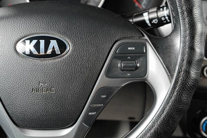 Седан Kia Rio 2016 года, 1179000 рублей, Тюмень
