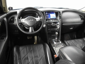Внедорожник Infiniti QX70 2014 года, 1697200 рублей, Казань