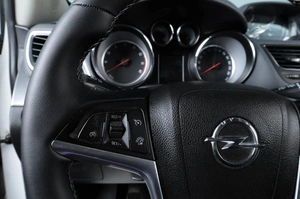 Внедорожник Opel Mokka 2014 года, 989000 рублей, Челябинск