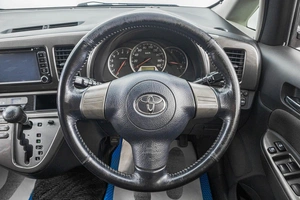 Минивэн Toyota Wish 2004 года, 989000 рублей, Барнаул