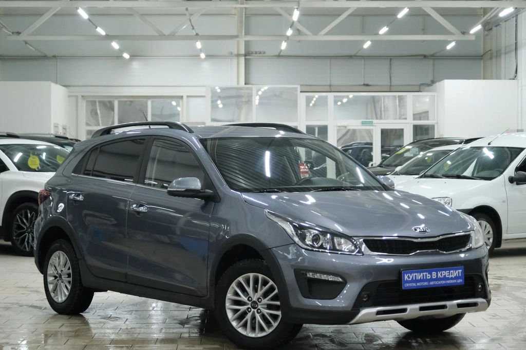 Хетчбэк Kia Rio X-Line 2019 года, 1699000 рублей, Омск