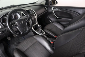 Хетчбэк Opel Astra GTC 2012 года, 689000 рублей, Пермь