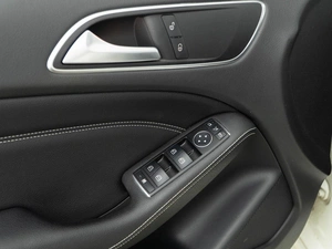 Хетчбэк Mercedes-benz B-класс 2015 года, 1577077 рублей, Москва