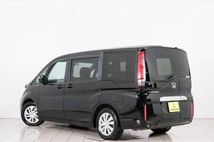 Минивэн Honda Stepwgn 2017 года, 1679000 рублей, Красноярск
