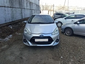 Хетчбэк Toyota Aqua 2015 года, 1093200 рублей, Красноярск