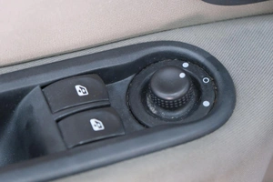 Хетчбэк Renault Clio 2006 года, 479000 рублей, Омск