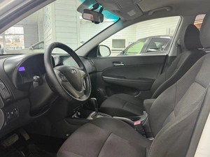 Хетчбэк Hyundai i30 2010 года, 680000 рублей, Ачинск