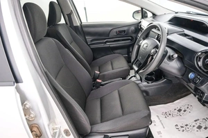 Хетчбэк Toyota Aqua 2016 года, 999000 рублей, Красноярск