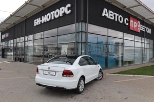 Седан Volkswagen Polo 2016 года, 1300000 рублей, Мирное