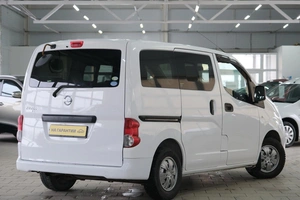 Минивэн Nissan NV200 2011 года, 939000 рублей, Омск