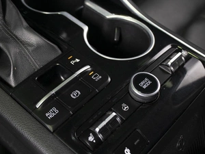 Седан Kia K5 2020 года, 2240000 рублей, Омск