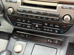 Седан Lexus ES 2013 года, 2049000 рублей, Красноярск