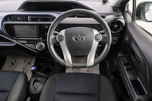 Хетчбэк Toyota Aqua 2016 года, 899000 рублей, Красноярск