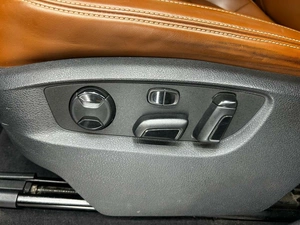 Внедорожник Volkswagen Touareg 2013 года, 2184000 рублей, Красноярск