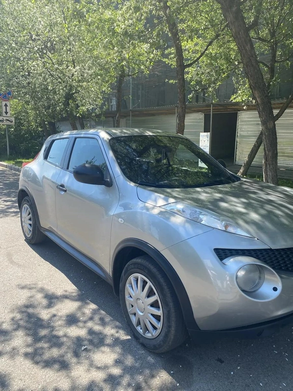 Внедорожник Nissan Juke 2011 года, 999999 рублей, Красноярск