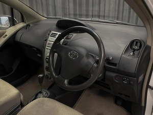 Хетчбэк Toyota Vitz 2007 года, 520000 рублей, Красноярск