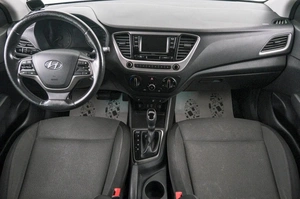 Седан Hyundai Solaris 2017 года, 1399000 рублей, Красноярск