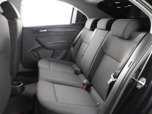 Лифтбек Volkswagen Polo 2021 года, 1750000 рублей, Омск